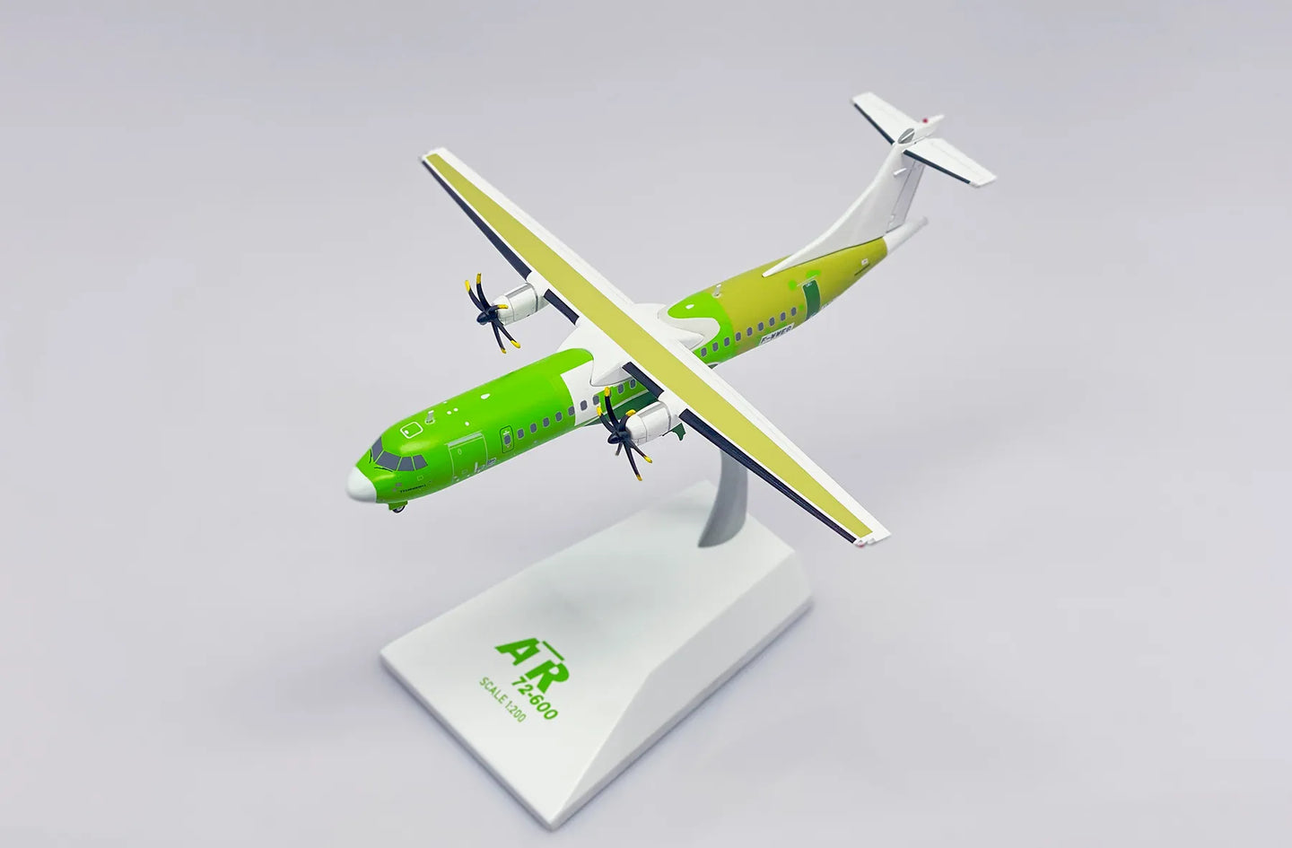 JC WINGS ATR72-600 HOUSE COLOURS "TEST LIVERY" REG: F-WWEG