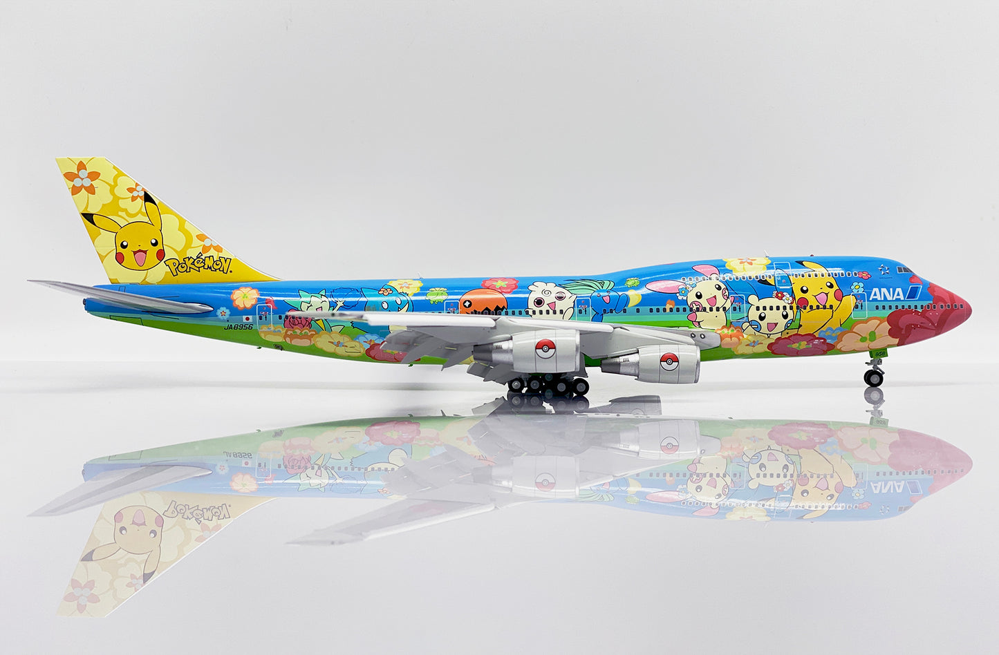 JC WINGS B747-400D ALL NIPPON AIRWAYS (ANA) "OHANA JUMBO" (FLAPS DOWN) REG: JA8956