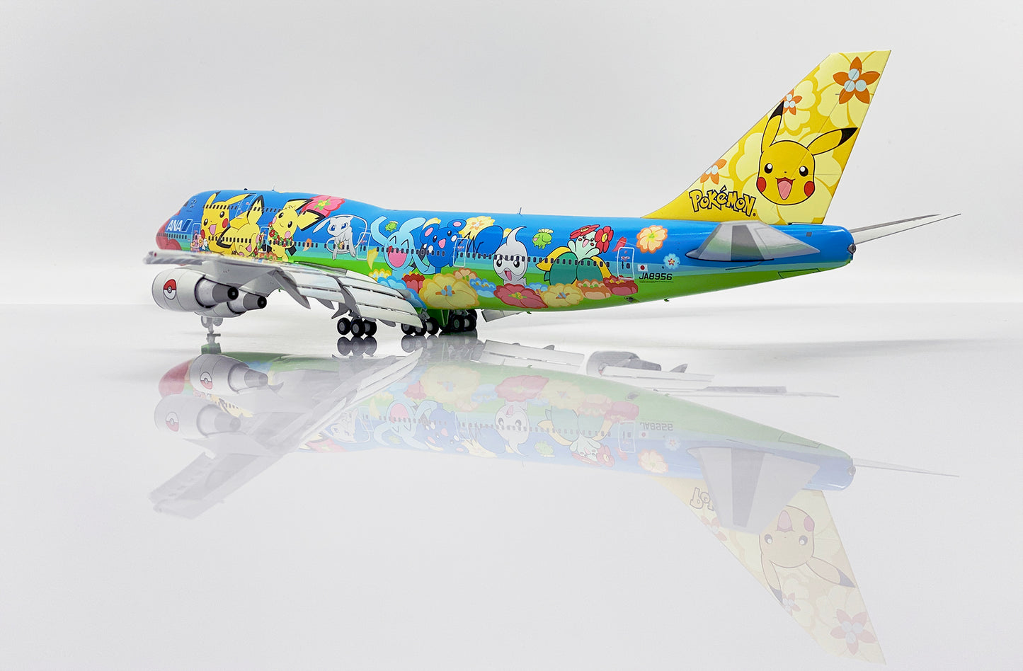 JC WINGS B747-400D ALL NIPPON AIRWAYS (ANA) "OHANA JUMBO" (FLAPS DOWN) REG: JA8956