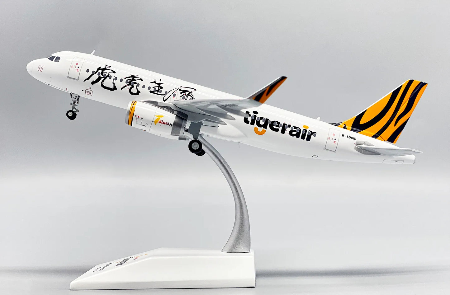 JC WINGS A320 TIGERAIR TAIWAN "YEAR OF THE TIGER" REG: B-50015