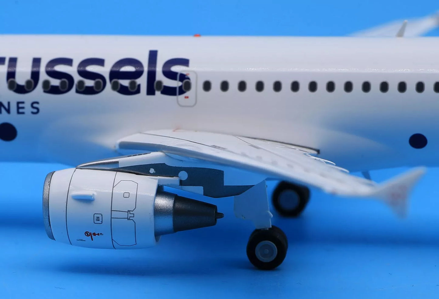 JCWINGS A319 BRUSSELS AIRLINES REG: OO-SSO