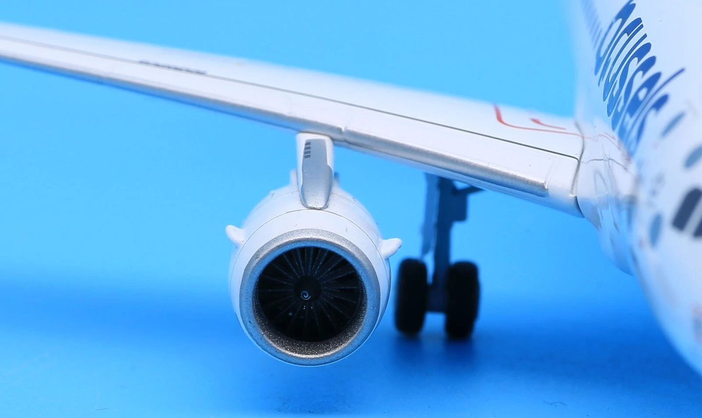 JCWINGS A319 BRUSSELS AIRLINES REG: OO-SSO