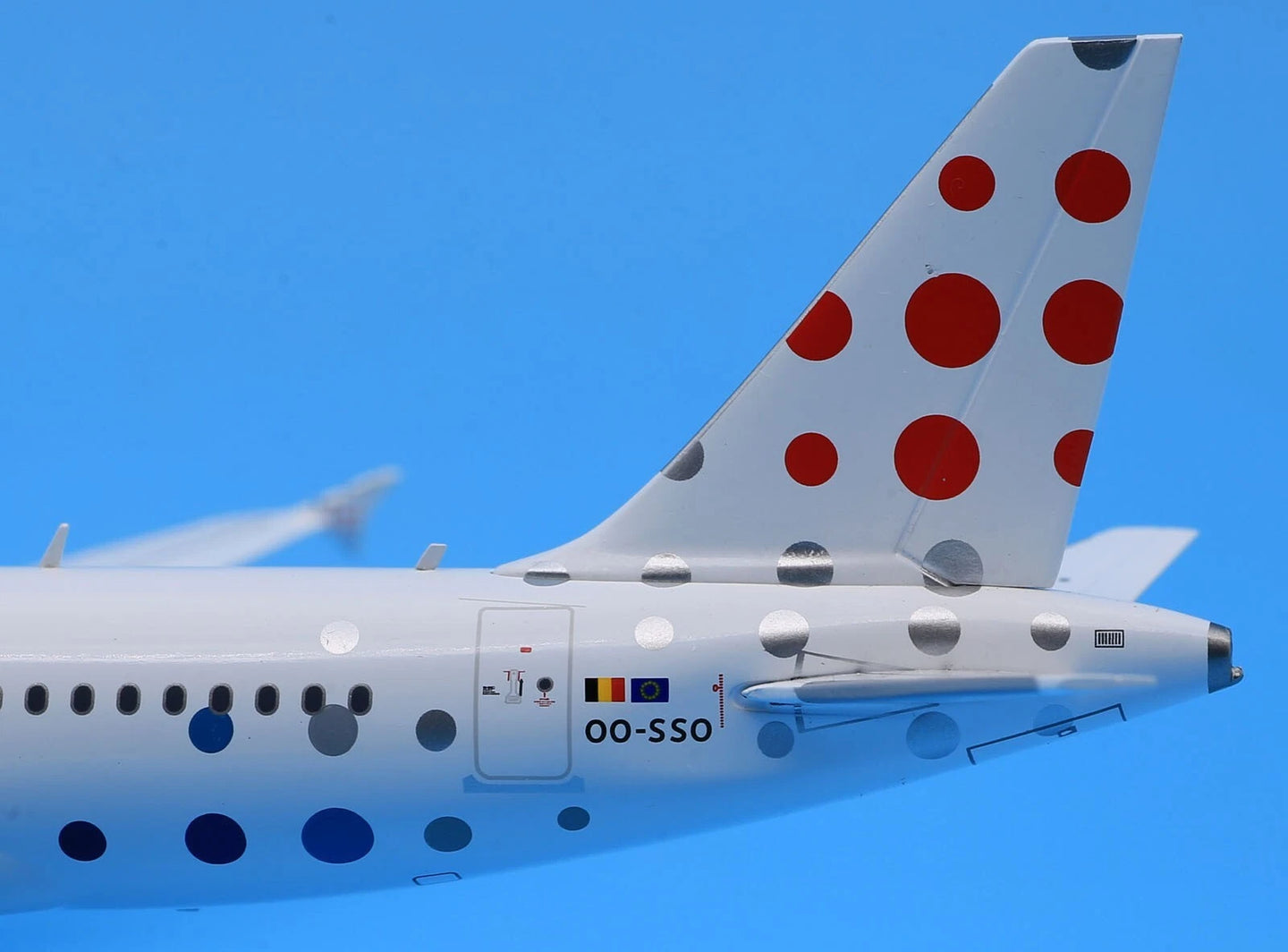 JCWINGS A319 BRUSSELS AIRLINES REG: OO-SSO