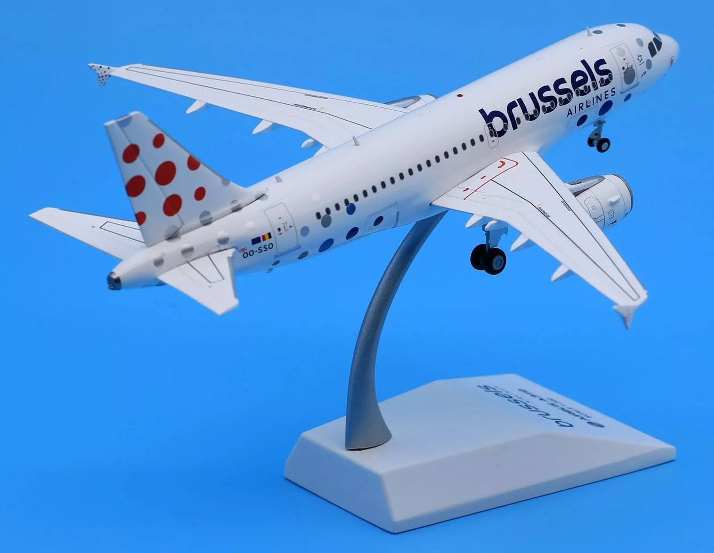 JCWINGS A319 BRUSSELS AIRLINES REG: OO-SSO