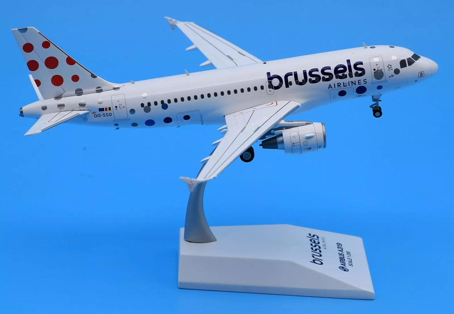 JCWINGS A319 BRUSSELS AIRLINES REG: OO-SSO