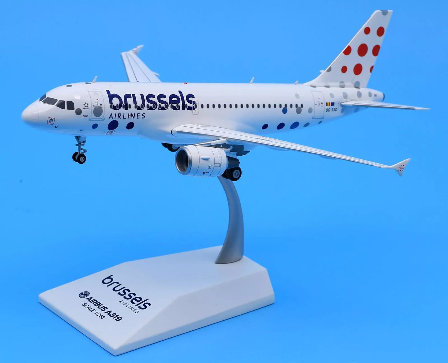 JCWINGS A319 BRUSSELS AIRLINES REG: OO-SSO