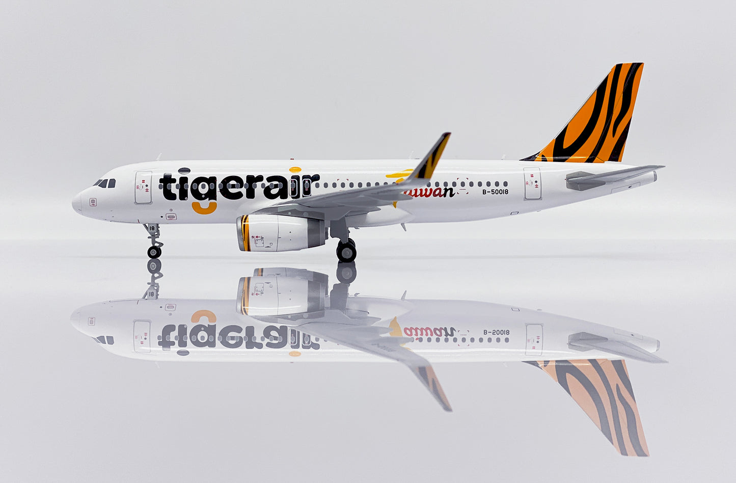 JC WINGS A320 TIGERAIR "TAIWAN" REG: B-50018