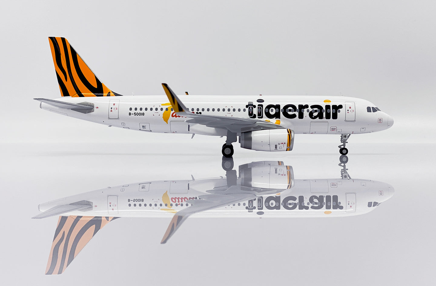 JC WINGS A320 TIGERAIR "TAIWAN" REG: B-50018
