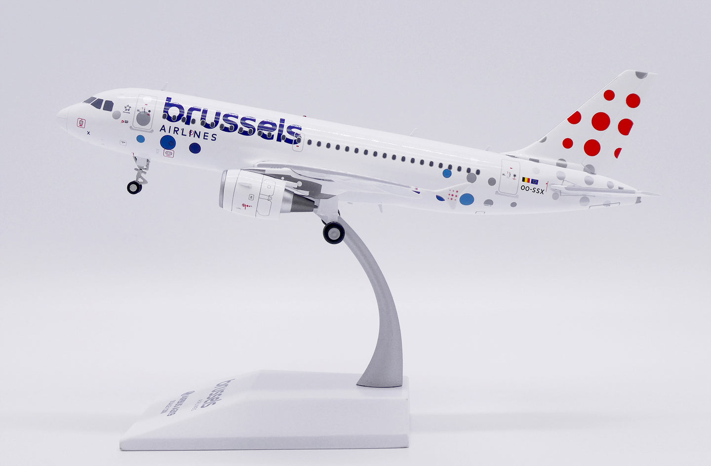 JC WINGS A319 BRUSSELS AIRLINES REG: OO-SSX
