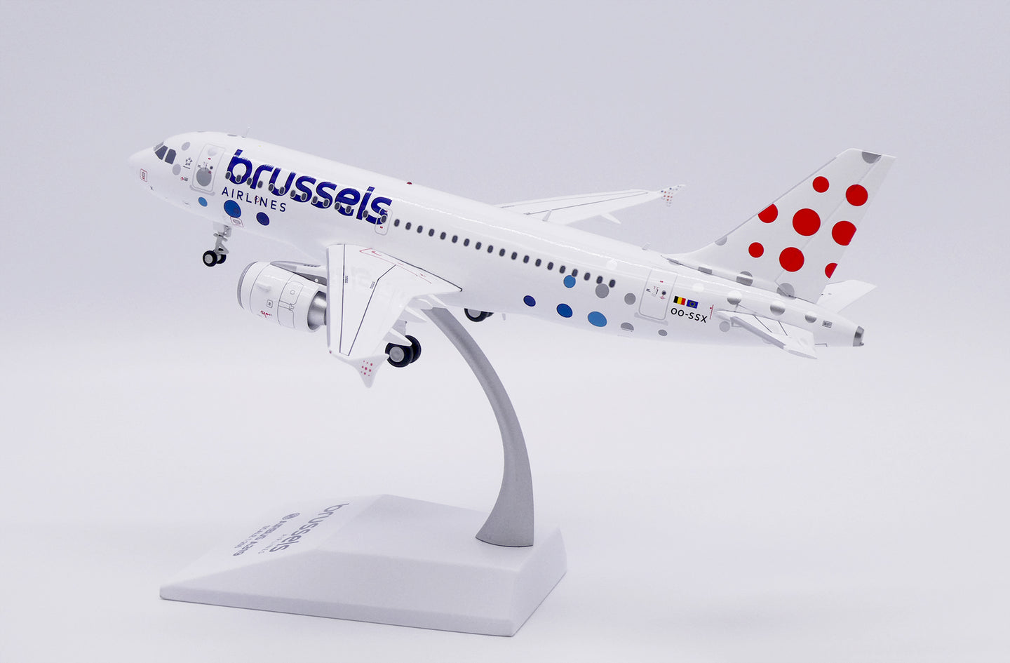 JC WINGS A319 BRUSSELS AIRLINES REG: OO-SSX