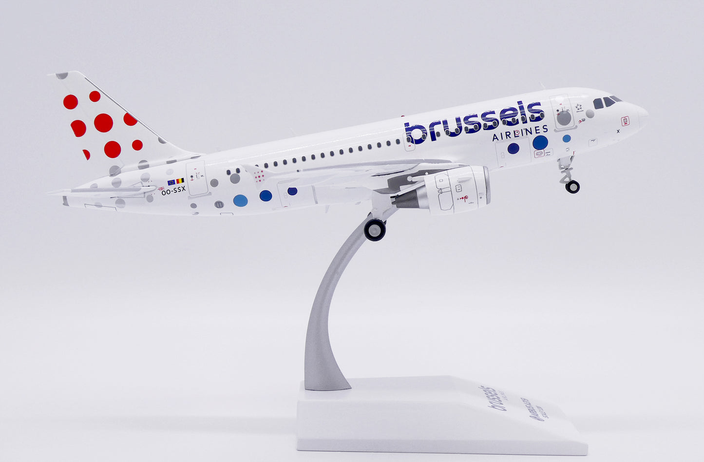 JC WINGS A319 BRUSSELS AIRLINES REG: OO-SSX