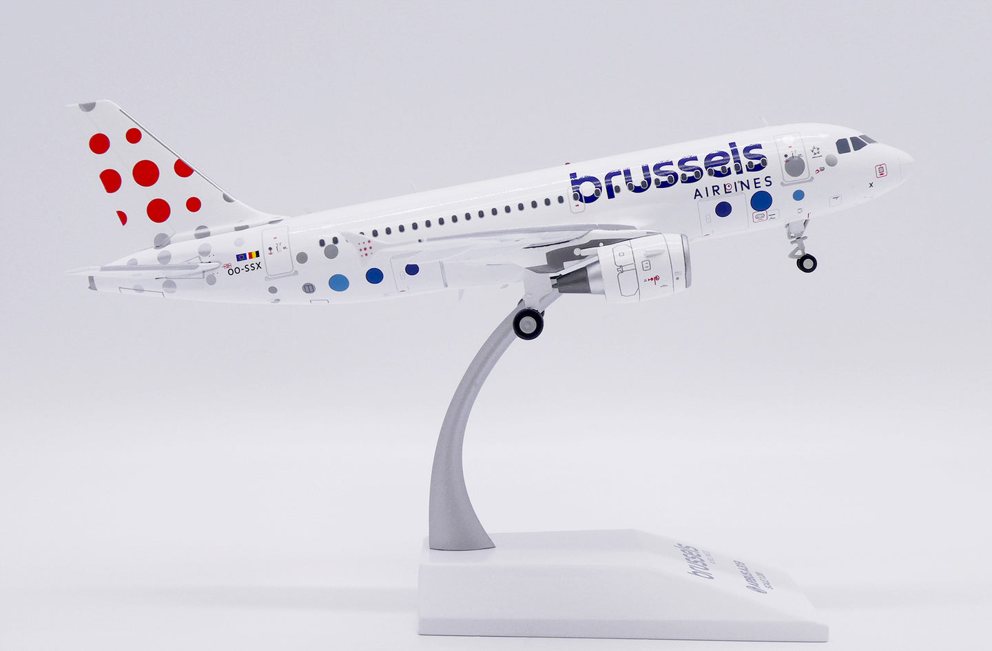 JC WINGS A319 BRUSSELS AIRLINES REG: OO-SSX