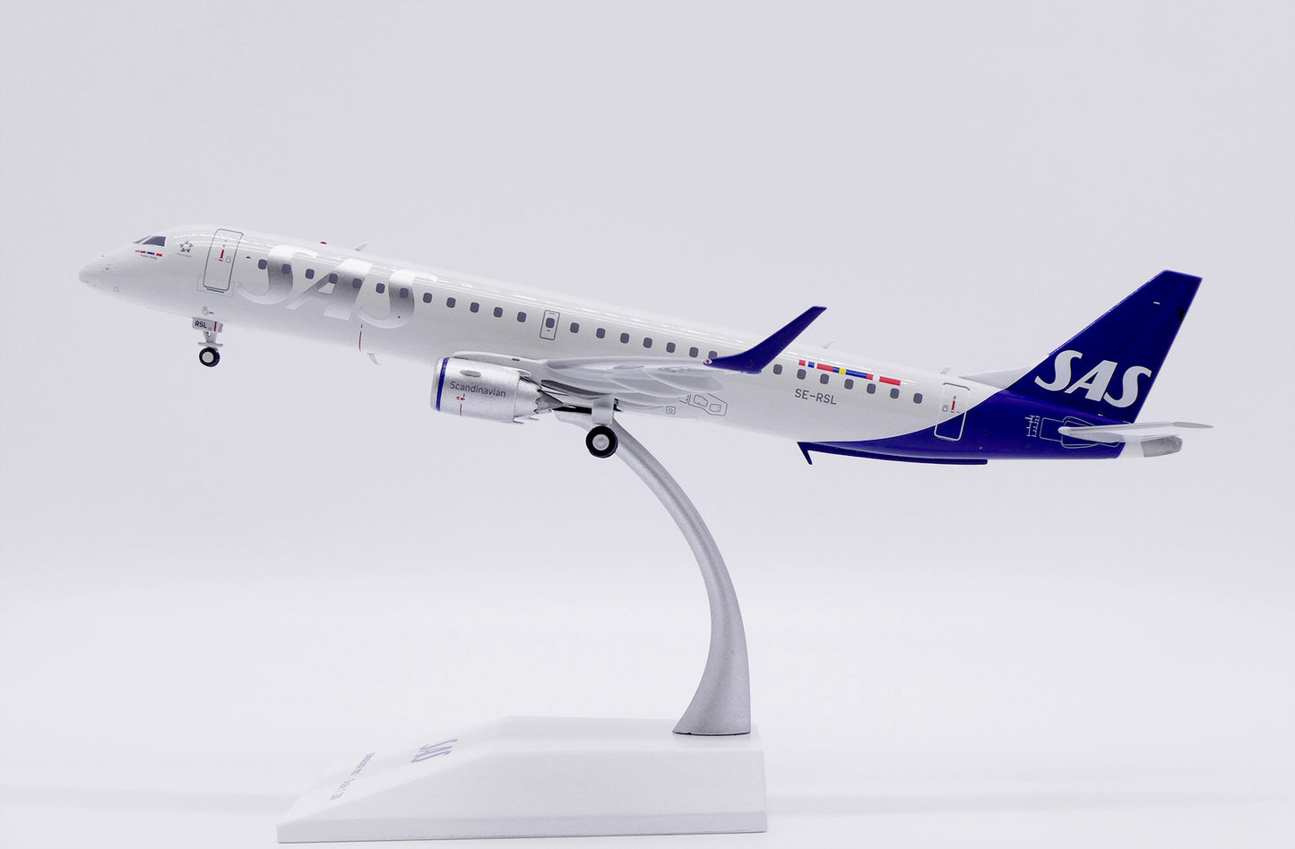 JC WINGS ERJ-195LR SAS LINK REG: SE-RSL