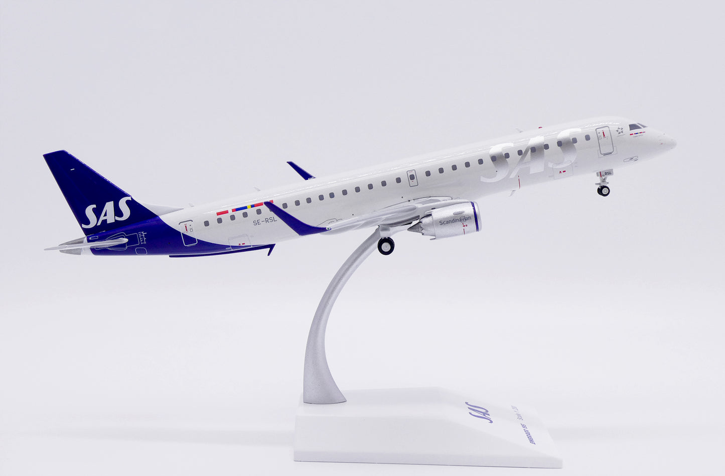 JC WINGS ERJ-195LR SAS LINK REG: SE-RSL