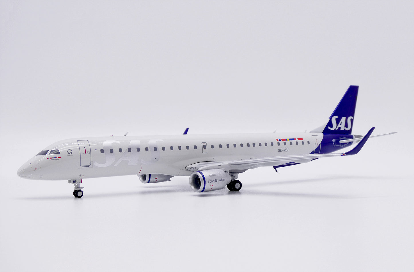 JC WINGS ERJ-195LR SAS LINK REG: SE-RSL