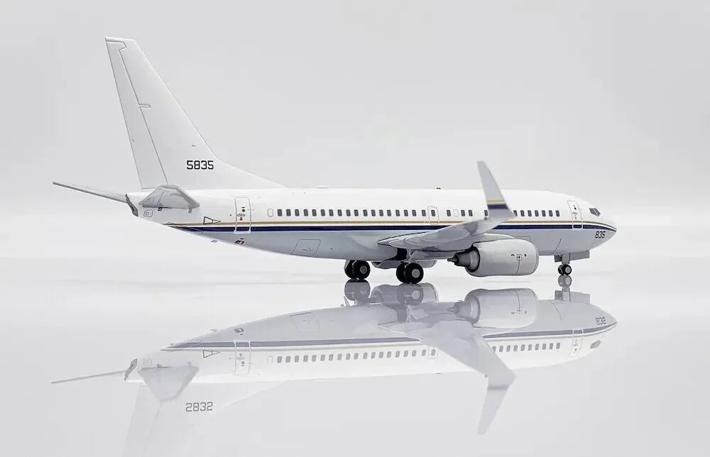 JC WINGS B737-700 C-40A CLIPPER US NAVY REG: 165835
