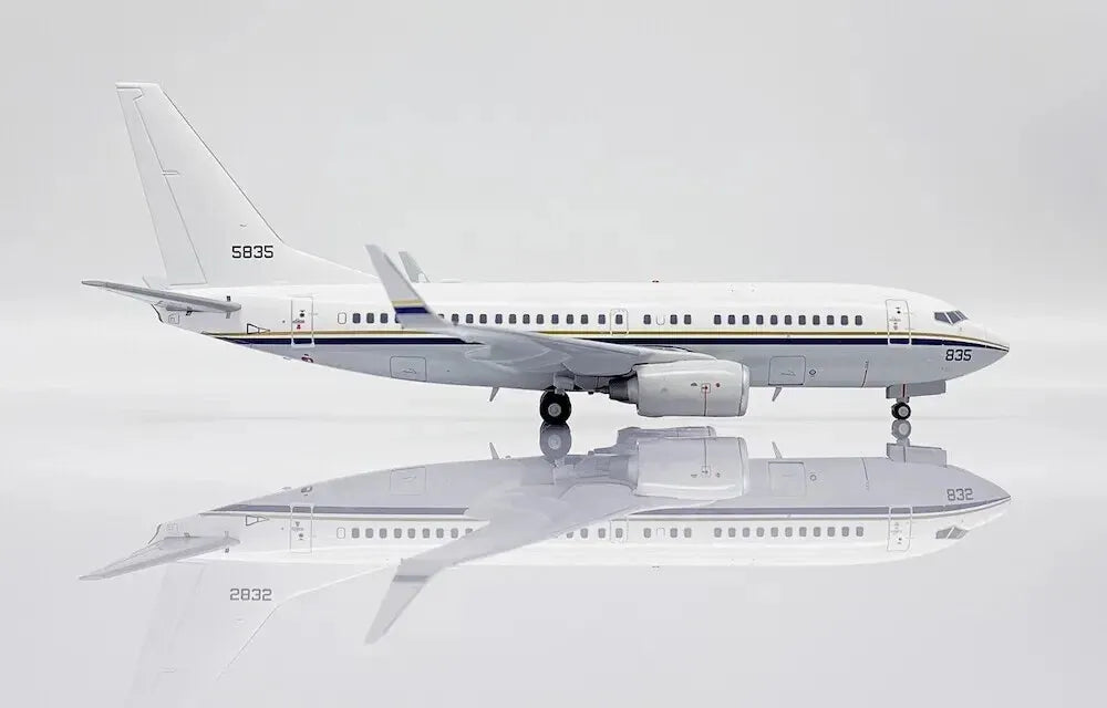 JC WINGS B737-700 C-40A CLIPPER US NAVY REG: 165835