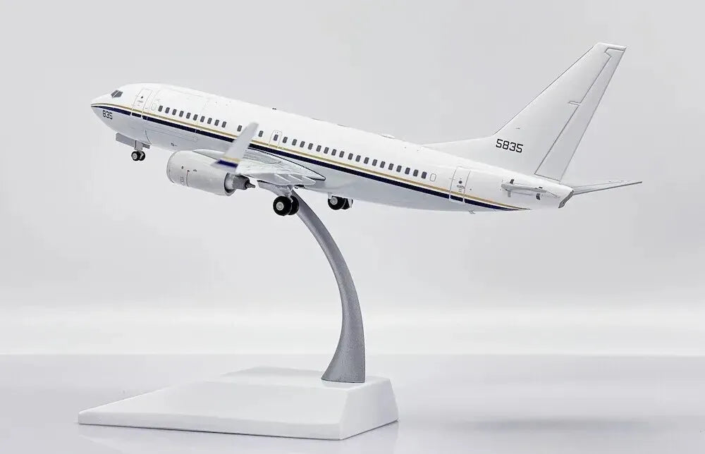 JC WINGS B737-700 C-40A CLIPPER US NAVY REG: 165835