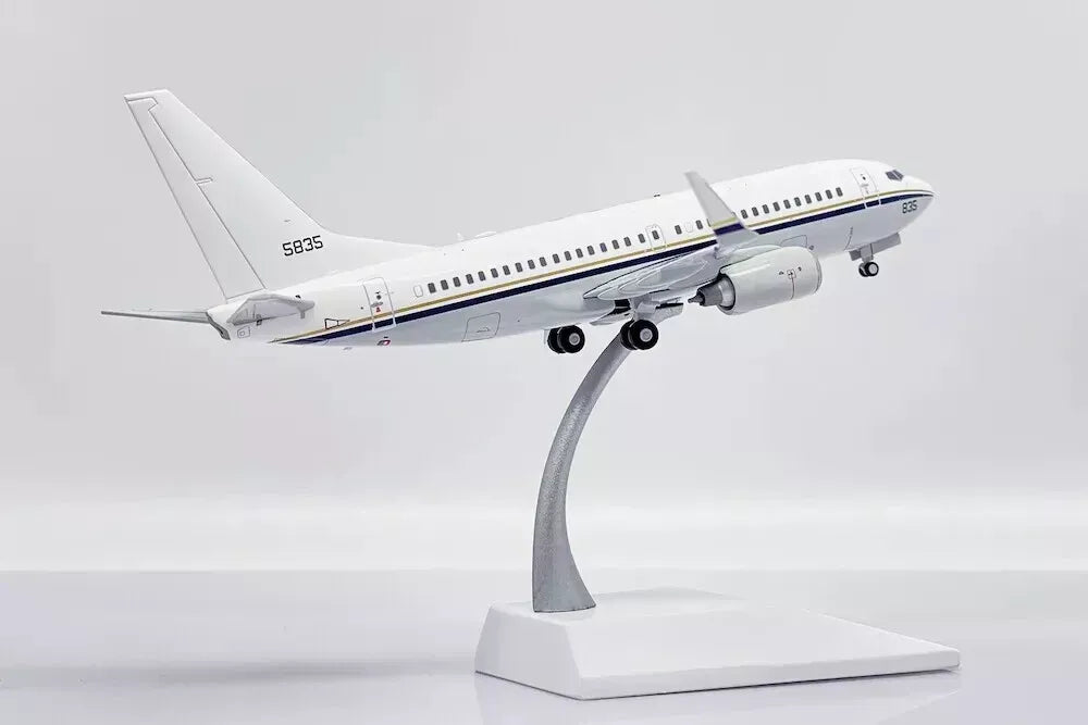 JC WINGS B737-700 C-40A CLIPPER US NAVY REG: 165835