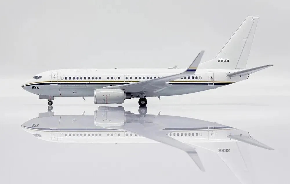 JC WINGS B737-700 C-40A CLIPPER US NAVY REG: 165835