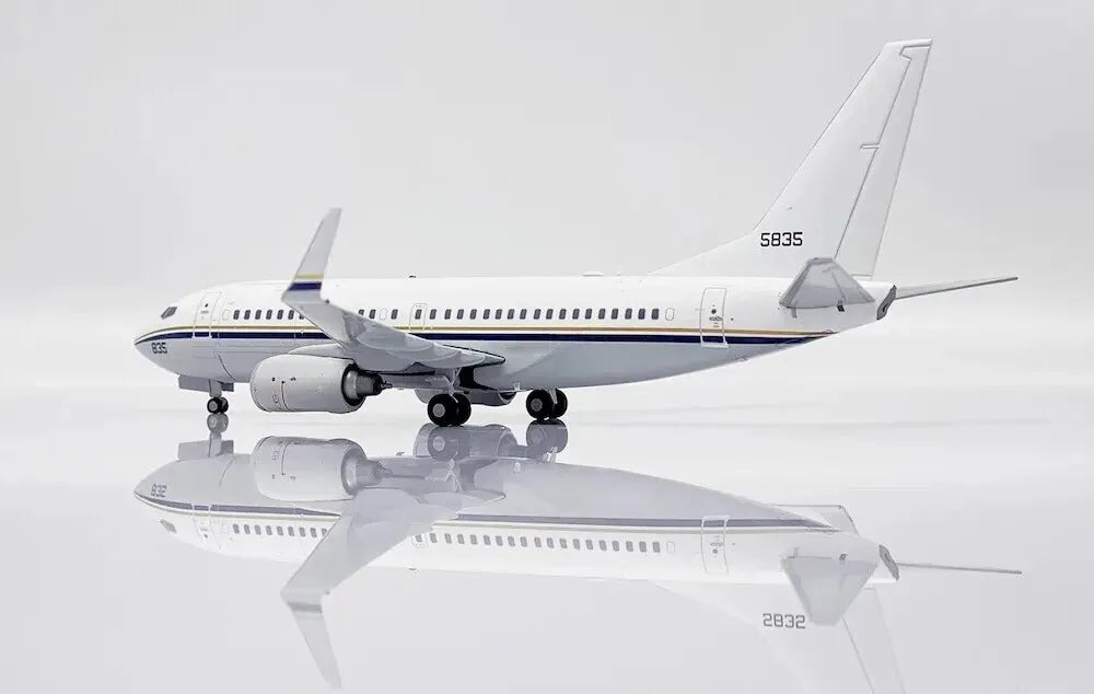 JC WINGS B737-700 C-40A CLIPPER US NAVY REG: 165835