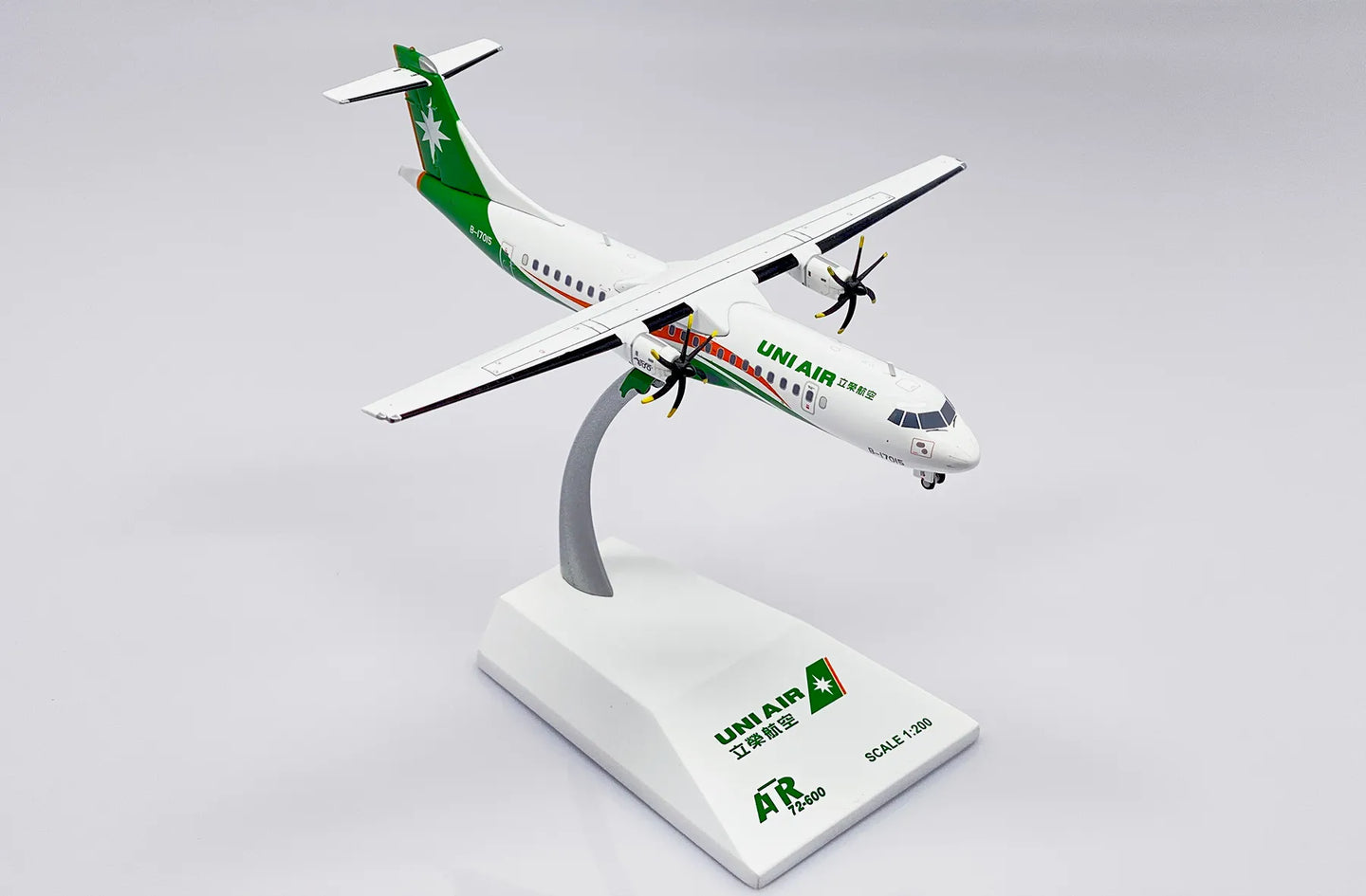 JC WINGS ATR72-600 UNI AIR REG: B-17015