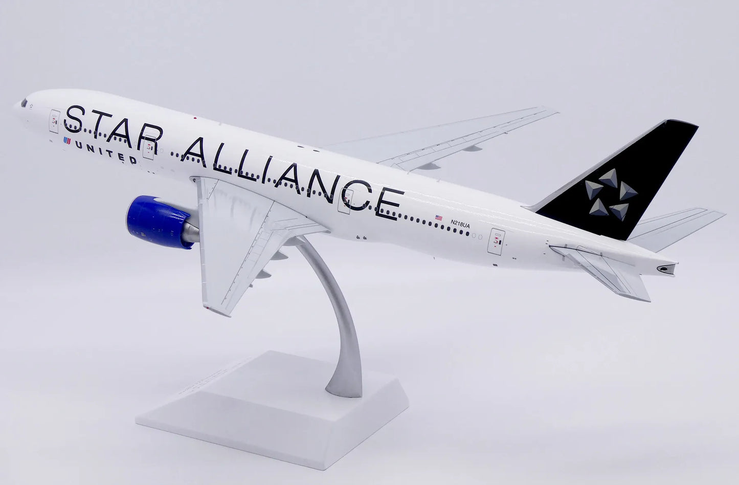 JC WINGS B777-200ER UNITED AIRLINES "STAR ALLIANCE" REG: N218UA