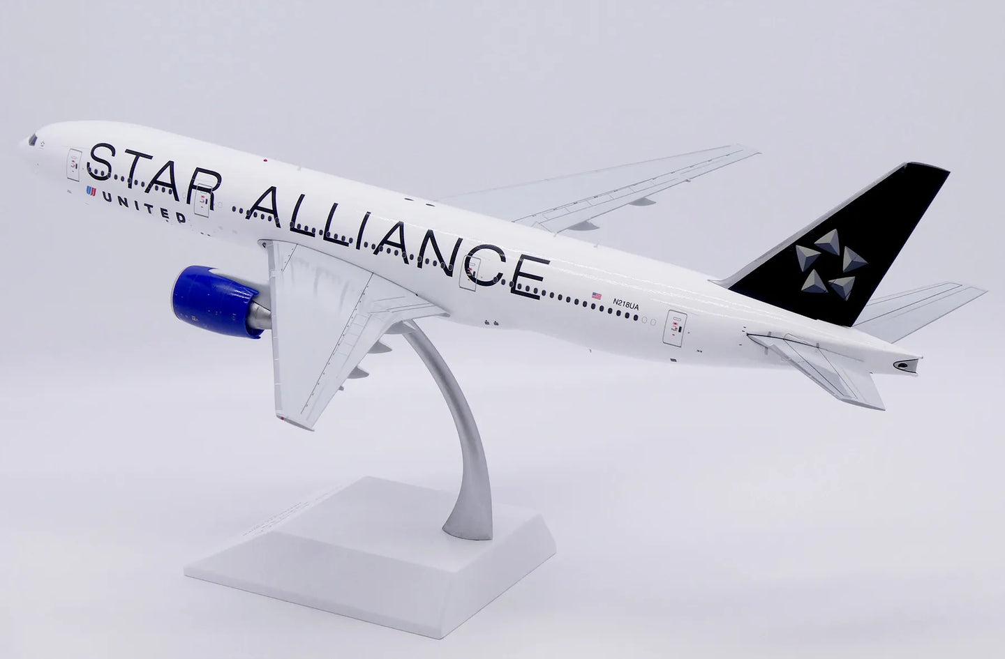 JC WINGS B777-200ER UNITED AIRLINES "STAR ALLIANCE" REG: N218UA