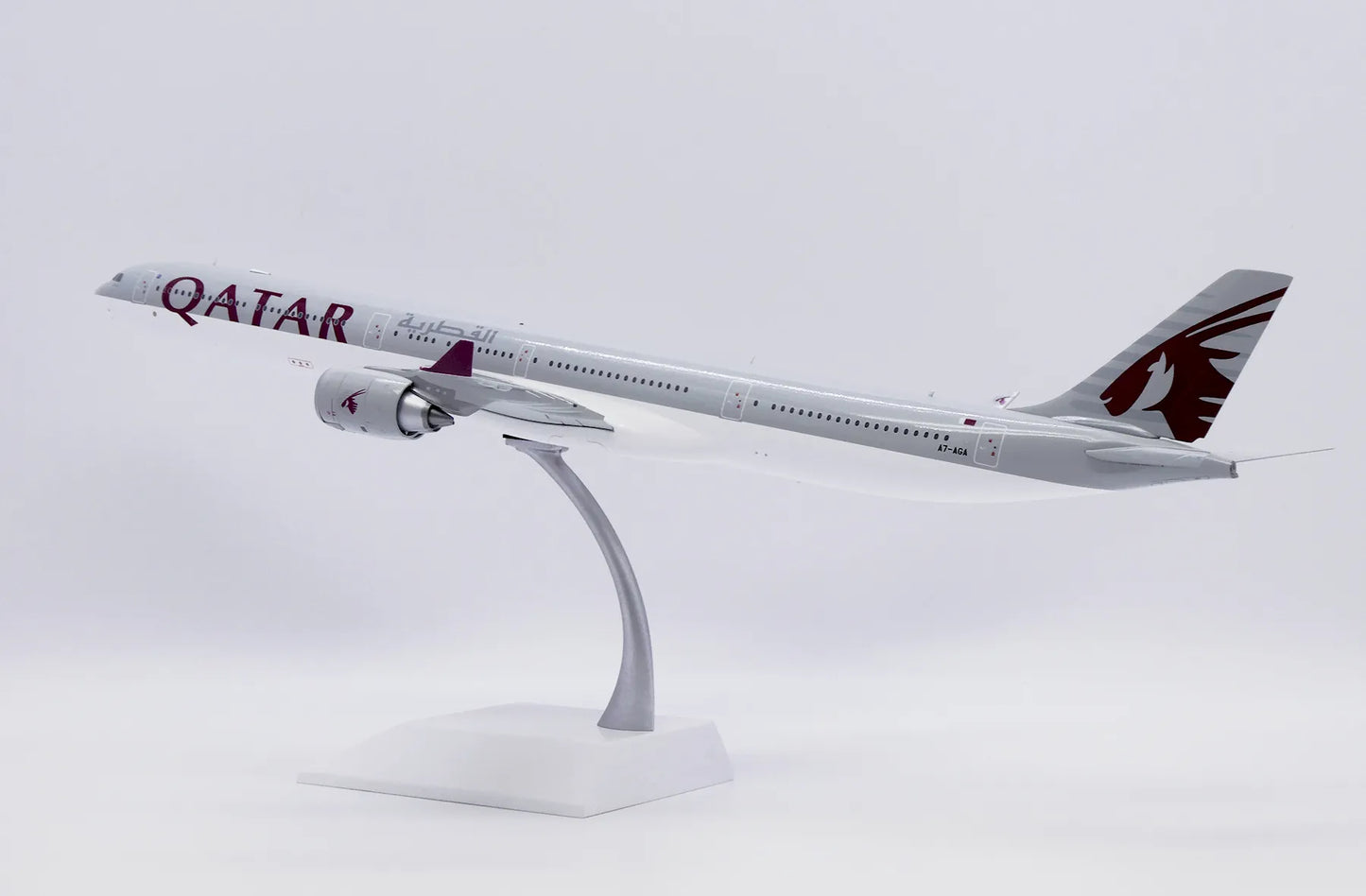 JC WINGS A340-600 QATAR AIRWAYS REG: A7-AGA