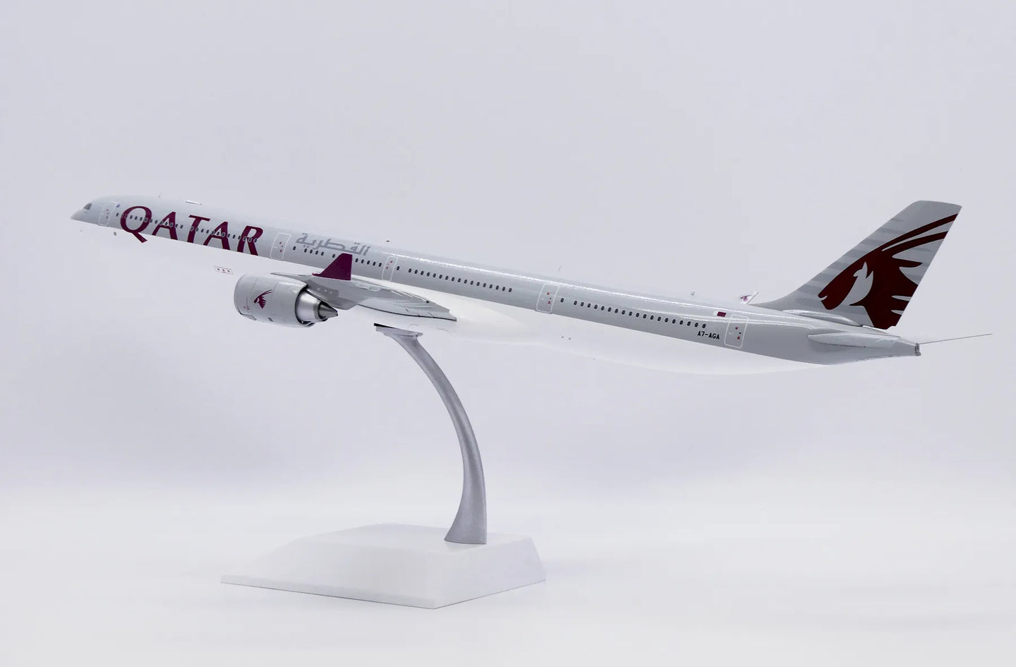 JC WINGS A340-600 QATAR AIRWAYS REG: A7-AGA