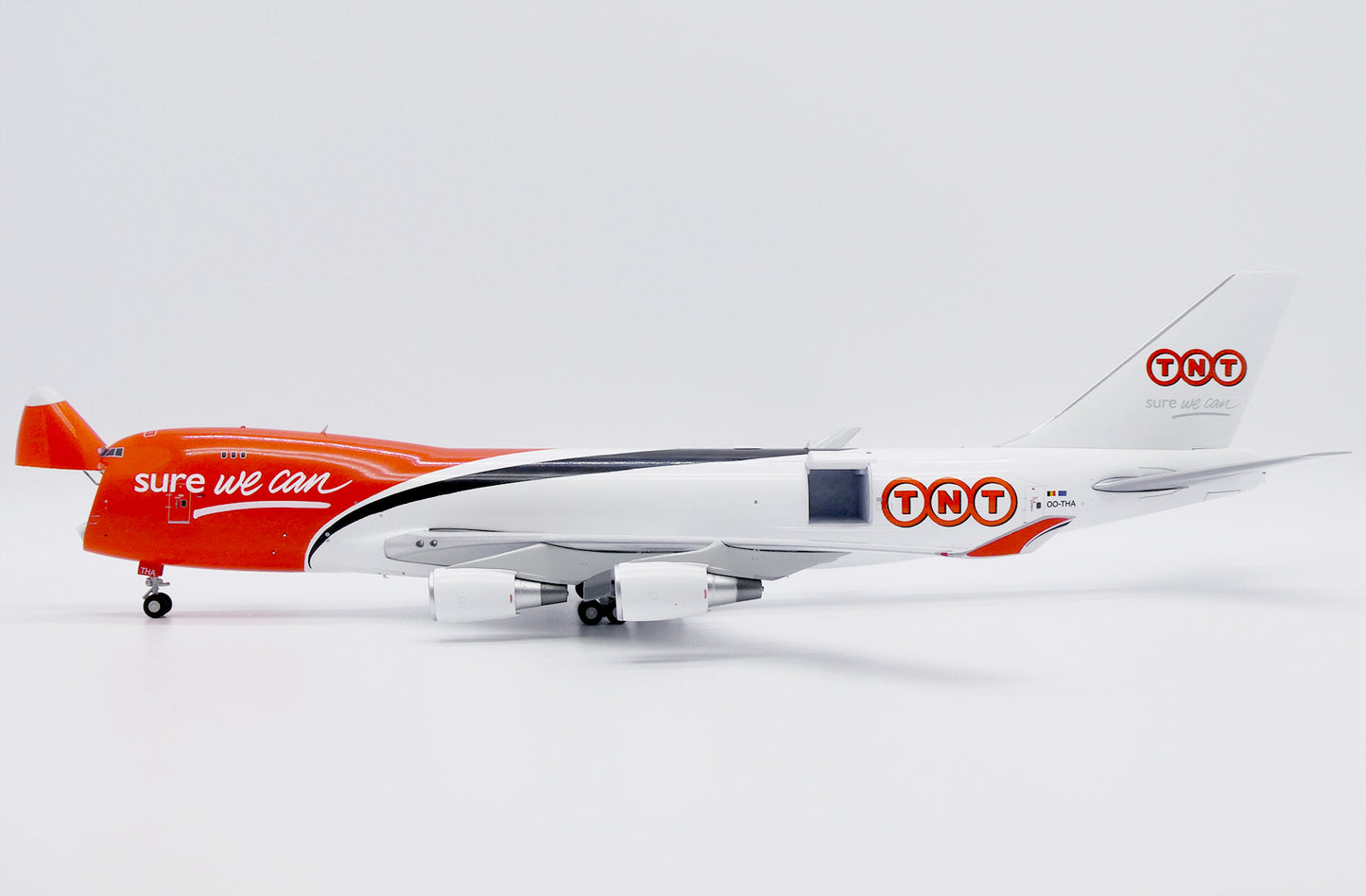 JC WINGS B747-400F TNT "WHITE NOSE" (INTERACTIVE SERIES) REG: OO-THA