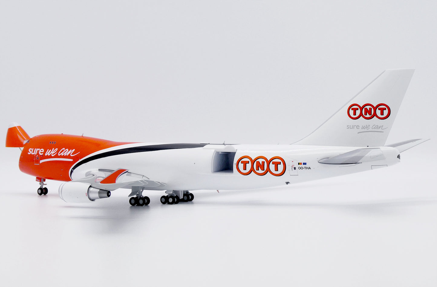 JC WINGS B747-400F TNT "WHITE NOSE" (INTERACTIVE SERIES) REG: OO-THA