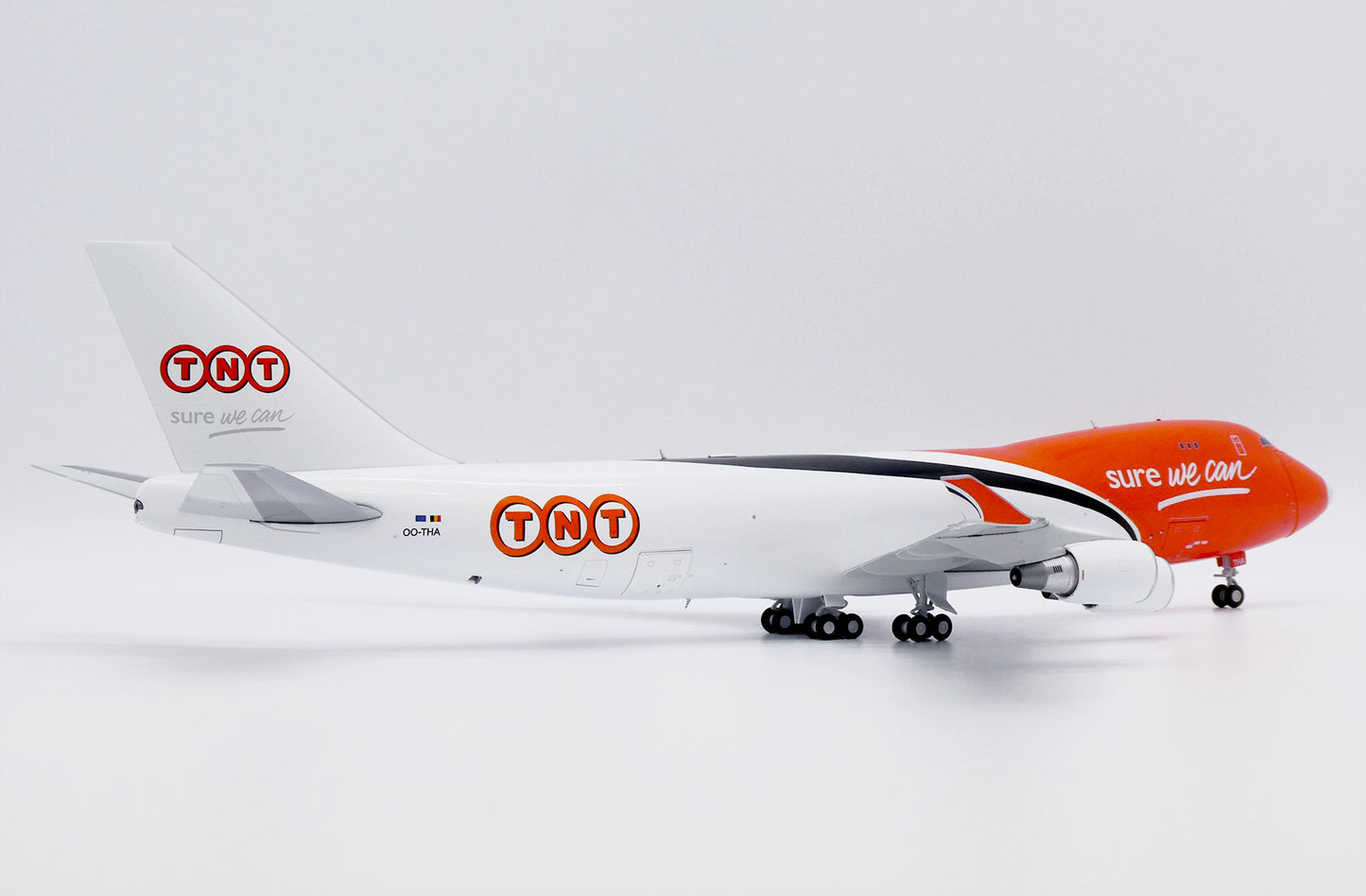 JC WINGS B747-400F TNT "WHITE NOSE" (INTERACTIVE SERIES) REG: OO-THA