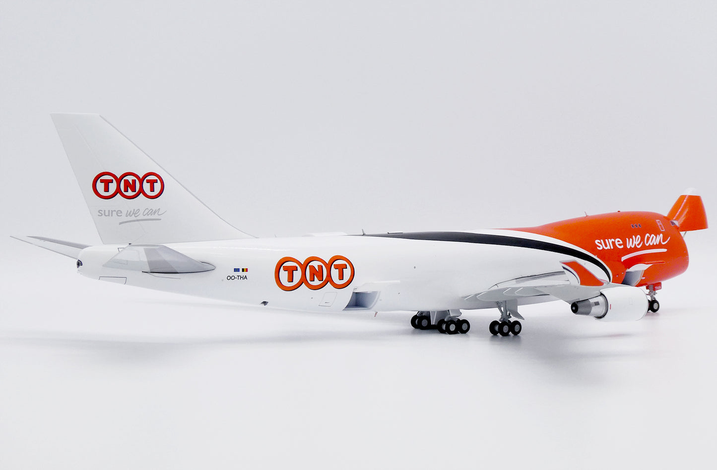 JC WINGS B747-400F TNT "WHITE NOSE" (INTERACTIVE SERIES) REG: OO-THA