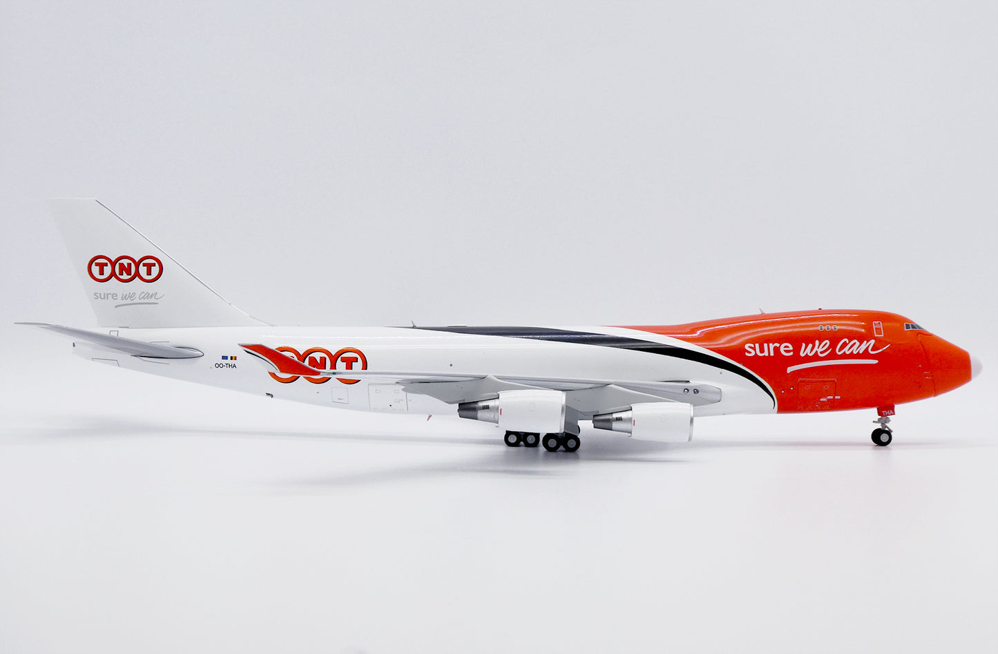 JC WINGS B747-400F TNT "WHITE NOSE" (INTERACTIVE SERIES) REG: OO-THA