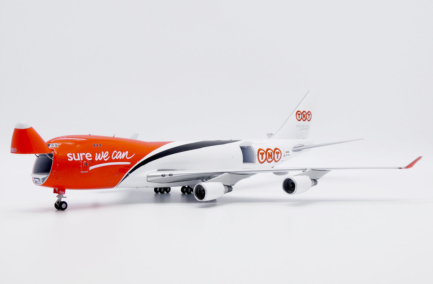 JC WINGS B747-400F TNT "WHITE NOSE" (INTERACTIVE SERIES) REG: OO-THA
