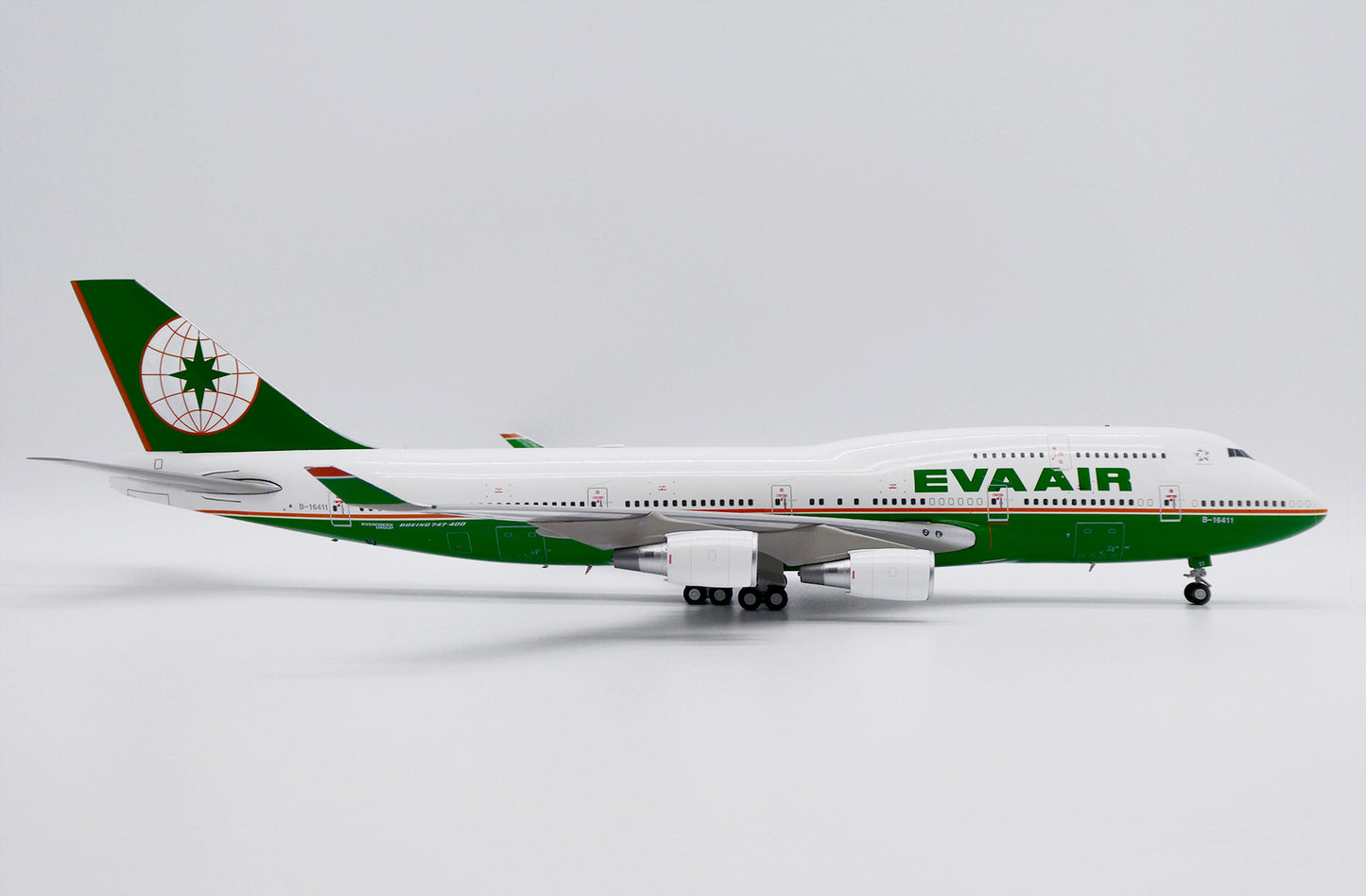 JC WINGS B747-400 EVA AIR REG: B-16411 LIMITED EDITION AVIATIONTAG