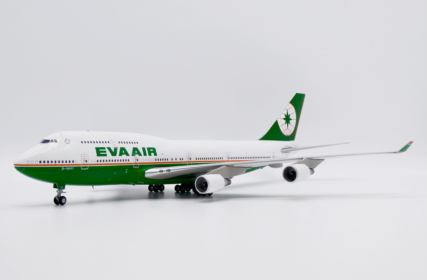 JC WINGS B747-400 EVA AIR REG: B-16411 LIMITED EDITION AVIATIONTAG