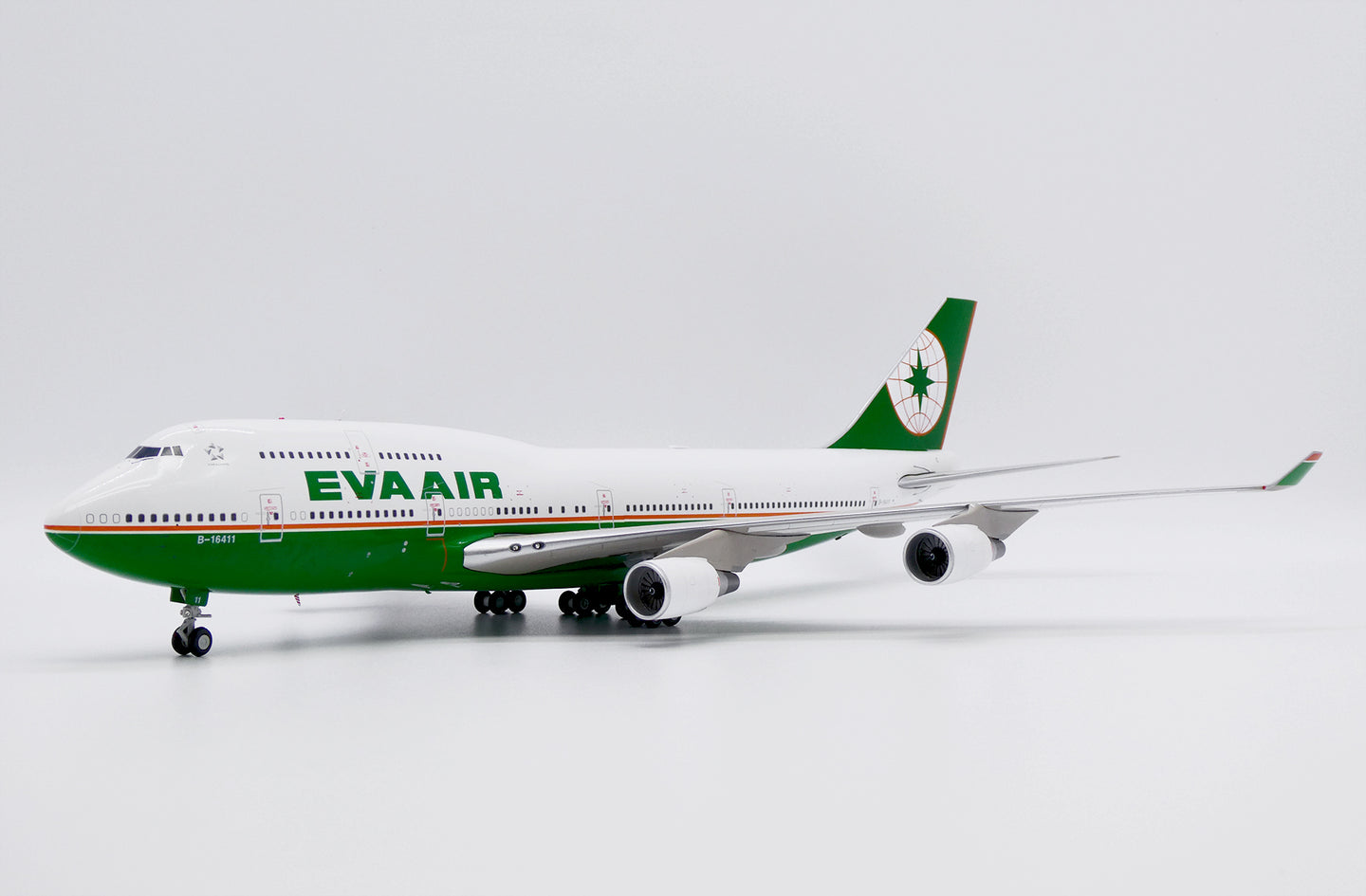 JC WINGS B747-400 EVA AIR REG: B-16411 LIMITED EDITION AVIATIONTAG