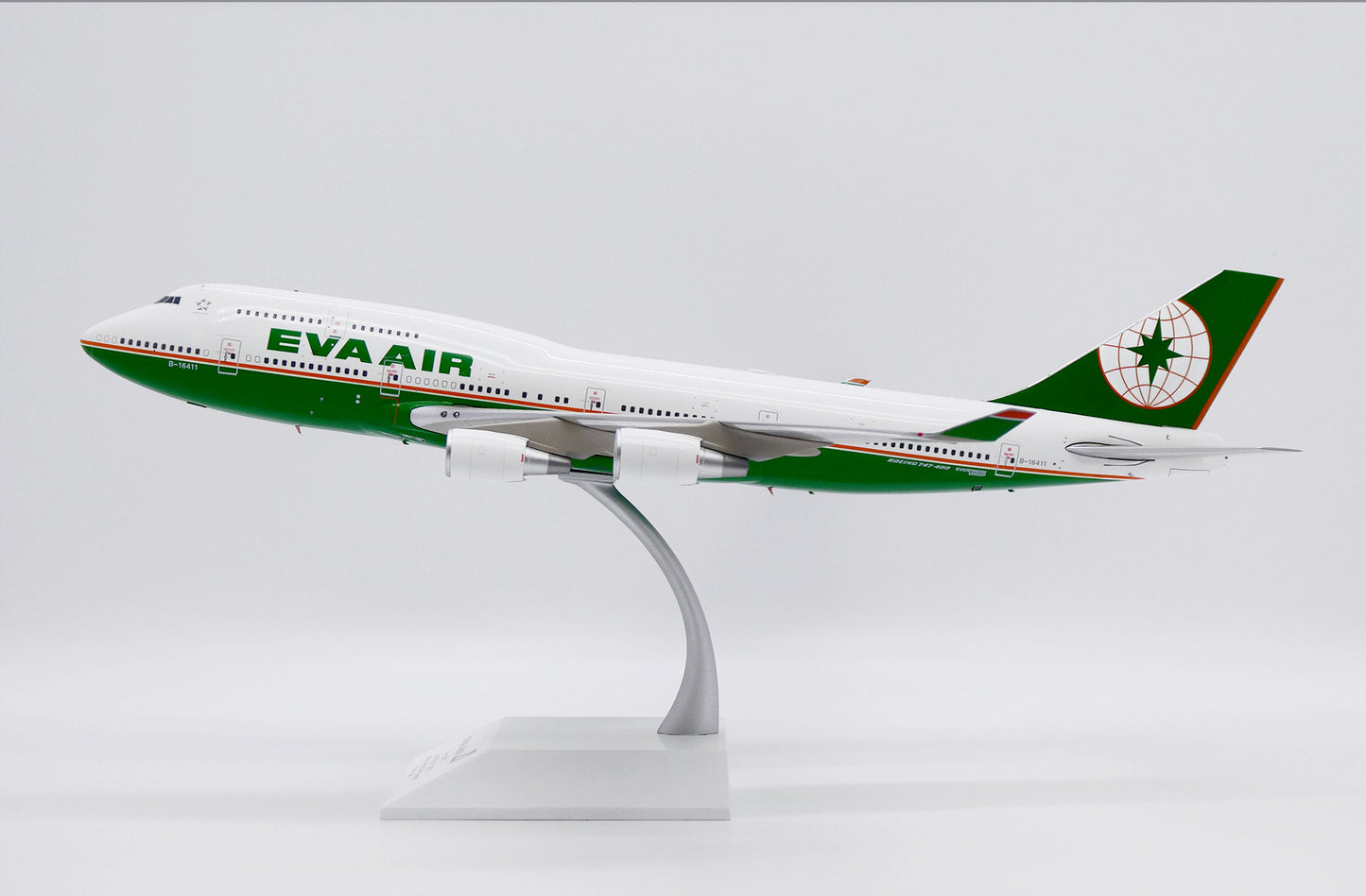 JC WINGS B747-400 EVA AIR REG: B-16411 LIMITED EDITION AVIATIONTAG