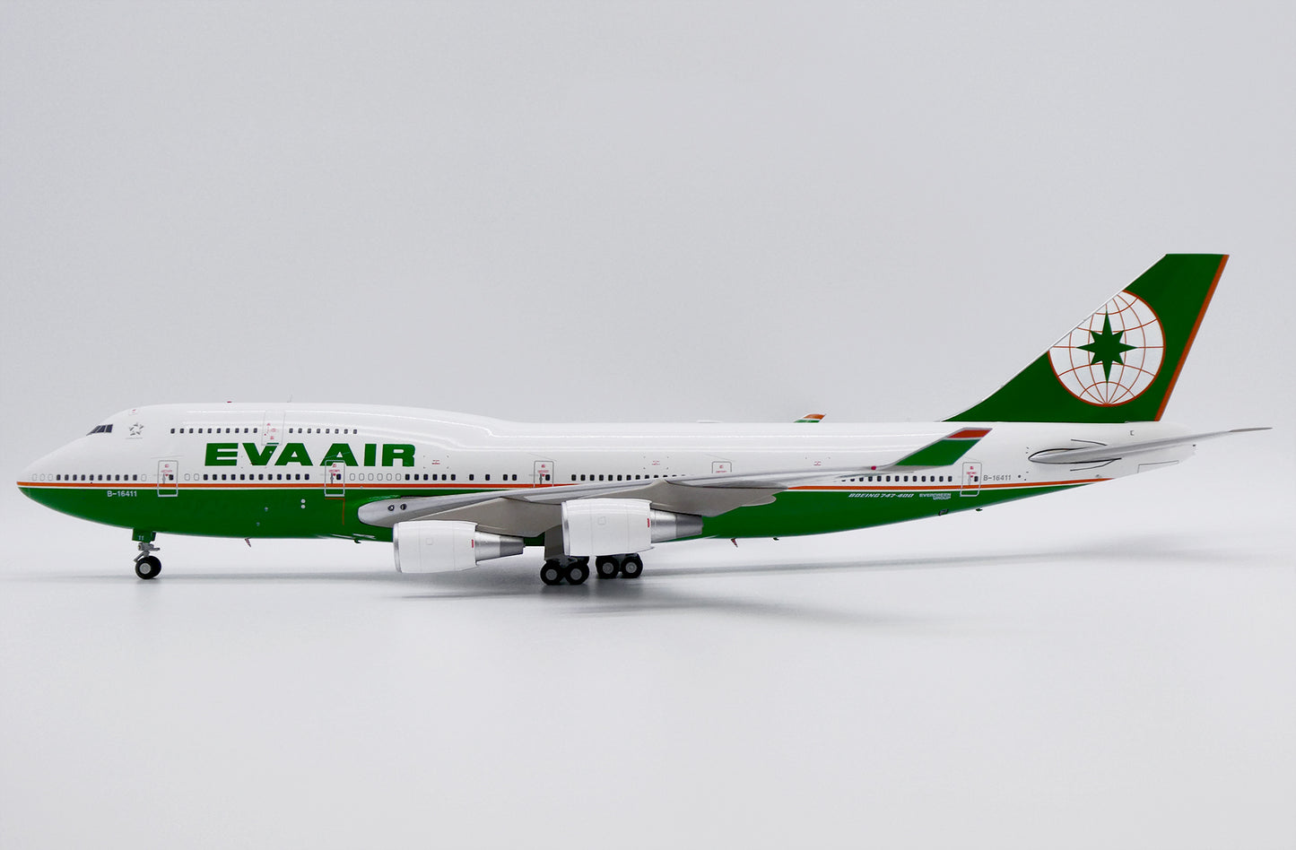 JC WINGS B747-400 EVA AIR REG: B-16411 LIMITED EDITION AVIATIONTAG
