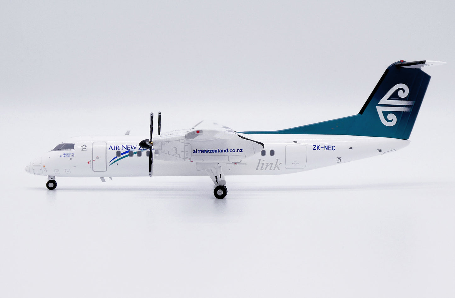 JC WINGS CANADA DHC-8-300 AIR NEW ZEALAND REG: ZK-NEC