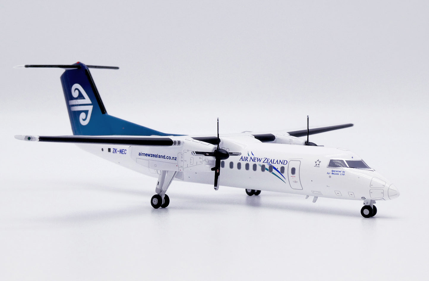 JC WINGS CANADA DHC-8-300 AIR NEW ZEALAND REG: ZK-NEC