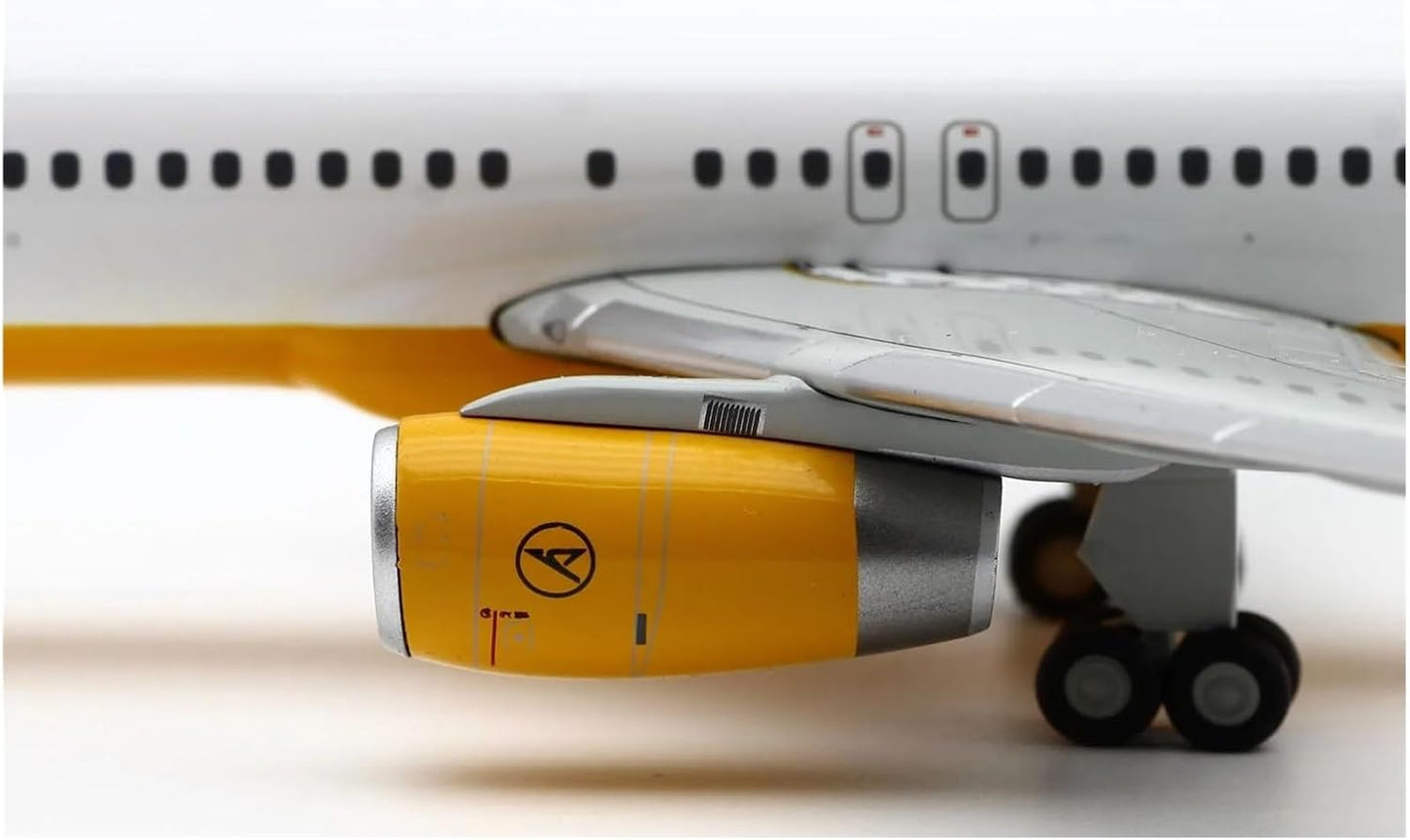 JC WINGS BOEING 757-300 CONDOR REG: D-ABON