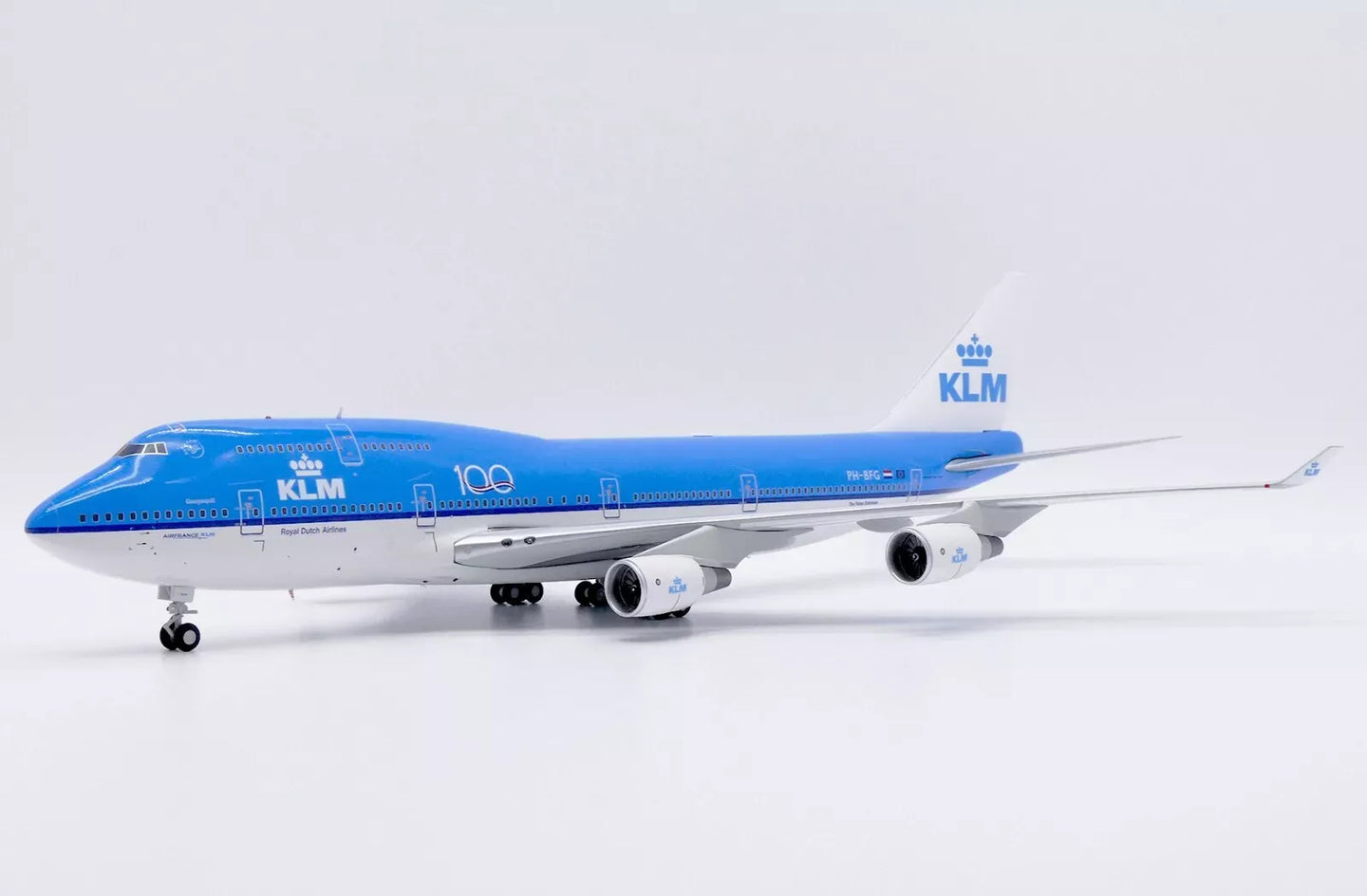 JC WINGS B747-400 KLM ROYAL DUTCH AIRLINES "100" (PLUS LIMITED EDITION AVIATION TAG) REG: PH-BFG