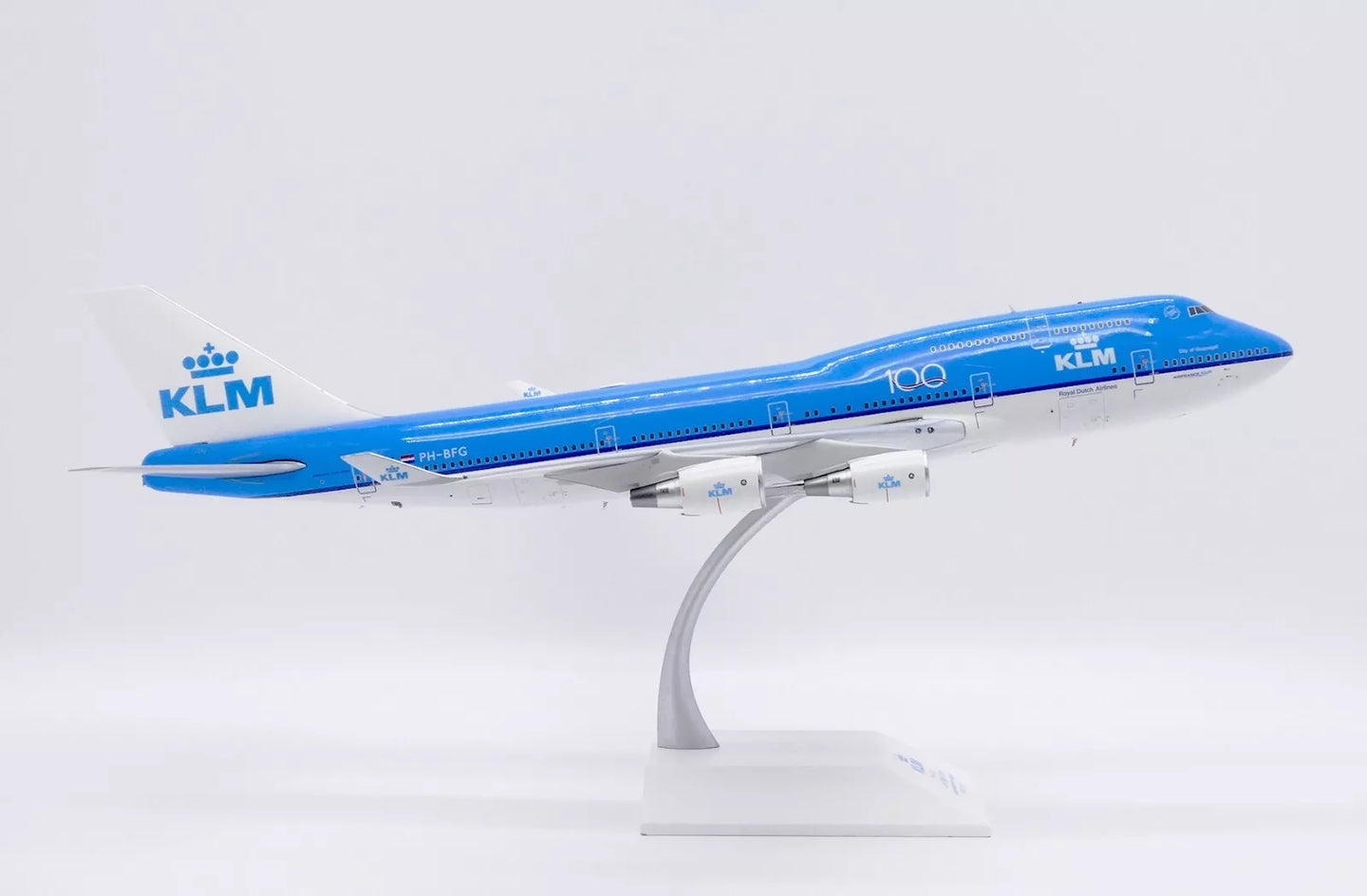 JC WINGS B747-400 KLM ROYAL DUTCH AIRLINES "100" (PLUS LIMITED EDITION AVIATION TAG) REG: PH-BFG