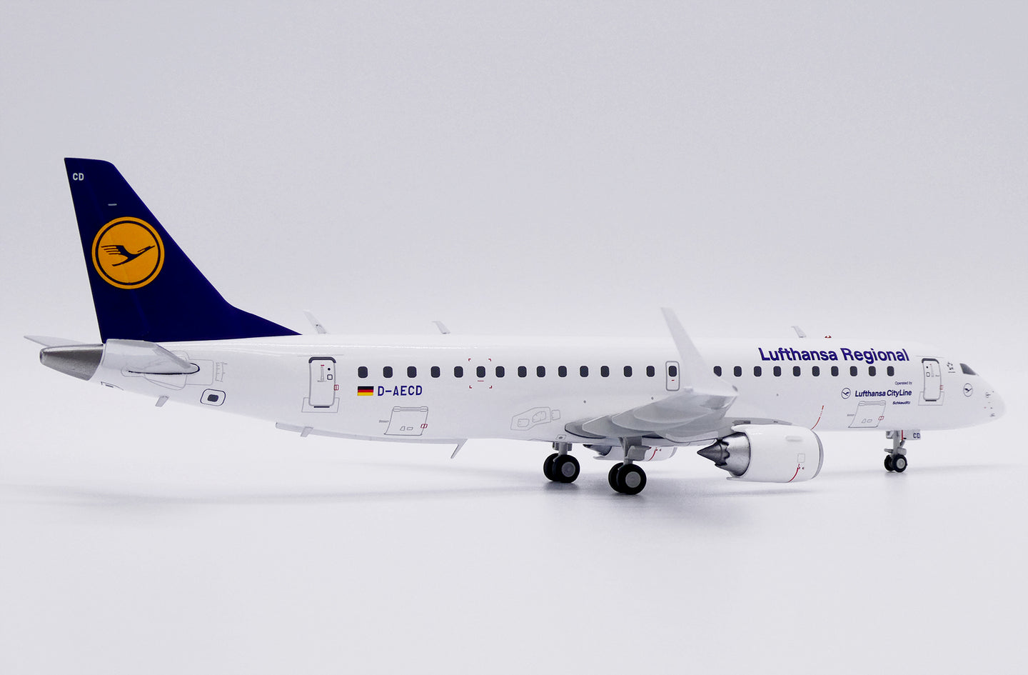 JC WINGS ERJ-190LR LUFTHANSA REGIONAL REG: D-AECD