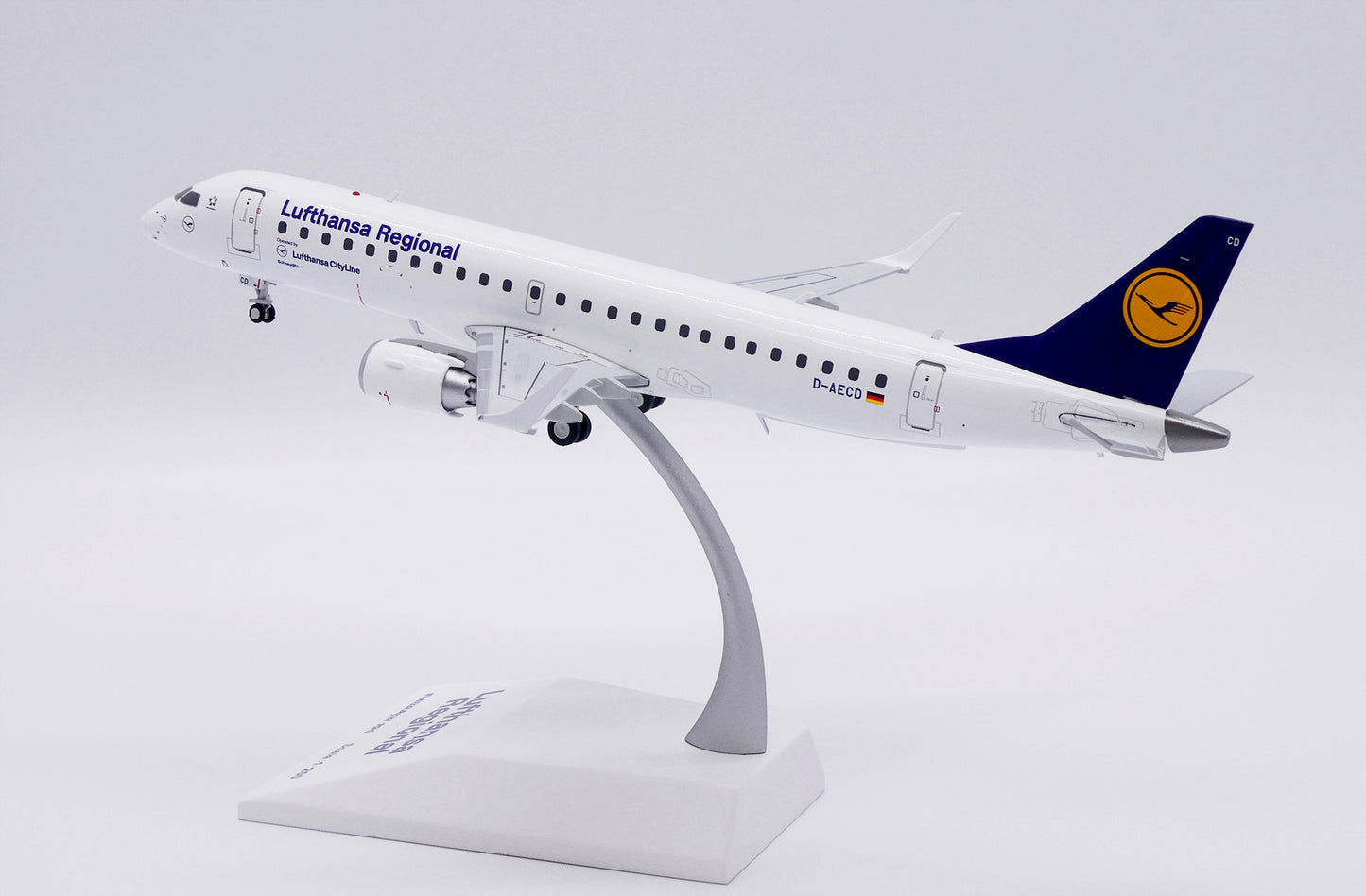 JC WINGS ERJ-190LR LUFTHANSA REGIONAL REG: D-AECD