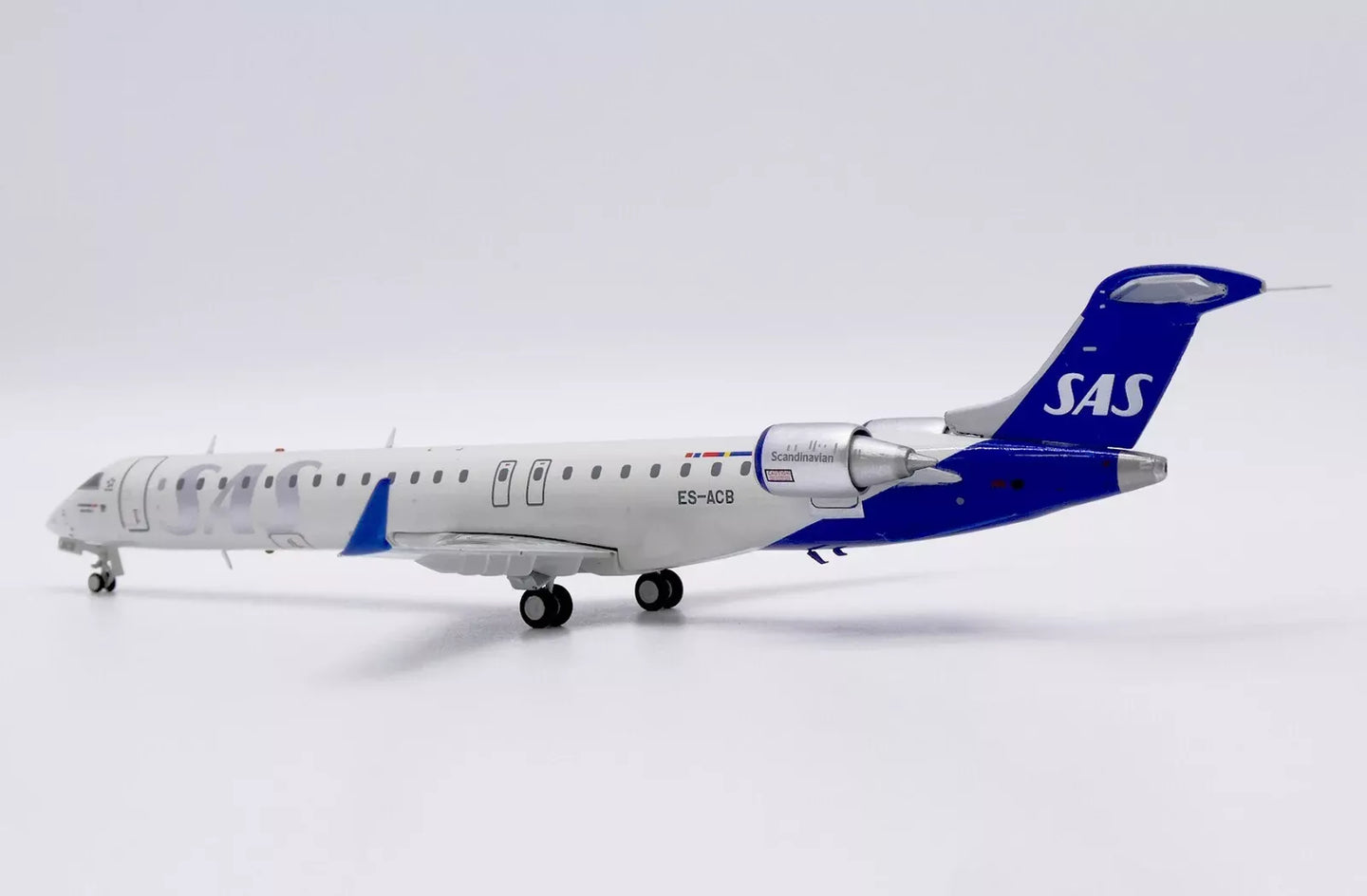 JC WINGS CRJ-900ER SAS SCANDINAVIAN AIRLINES REG: ES-ACB