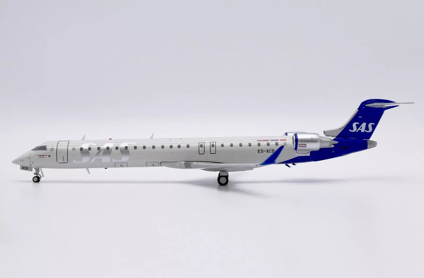 JC WINGS CRJ-900ER SAS SCANDINAVIAN AIRLINES REG: ES-ACB